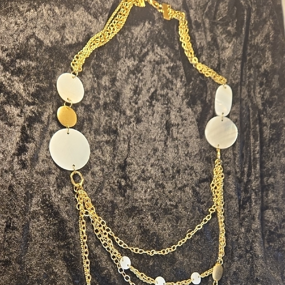 Elegant Gold and White Necklace